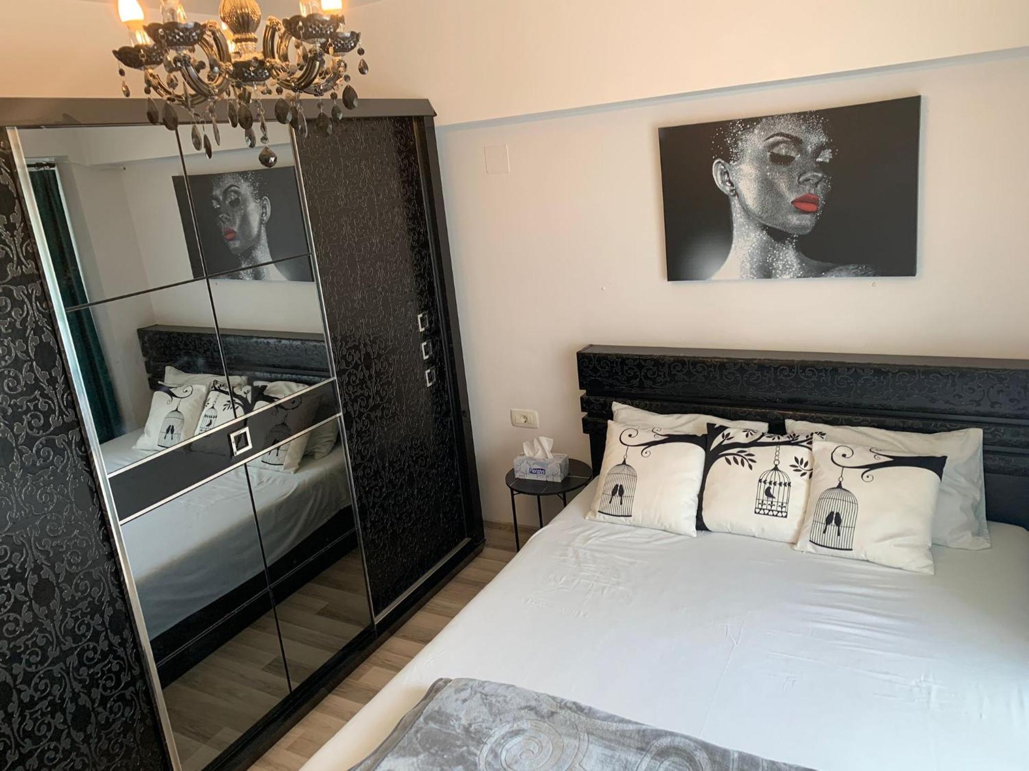 Apartament Chic Piata Constitutiei - View From The Balcony To The Palace Of Parliament *