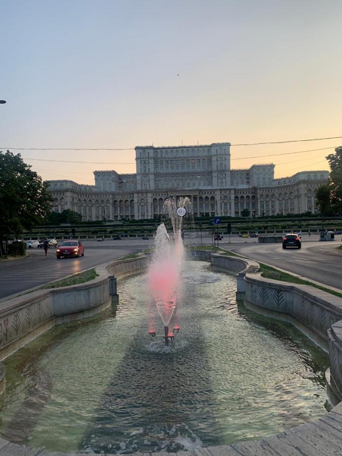Chic Piata Constitutiei - View From The Balcony To The Palace Of Parliament 公寓 布加勒斯特